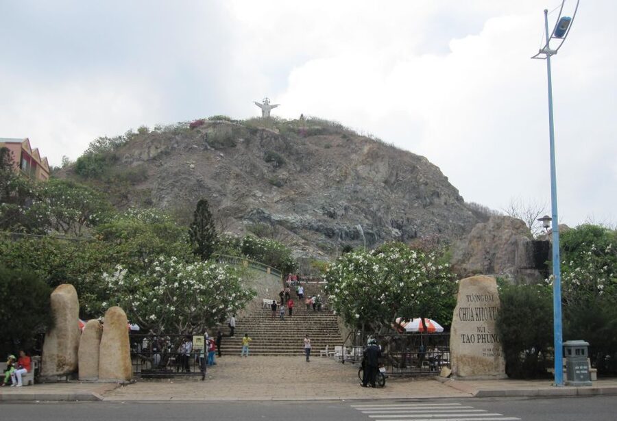 From Ho Chi Minh city: Vung Tau Beach Private Day Tour - Vung Tau beach time: where relaxation becomes the plan