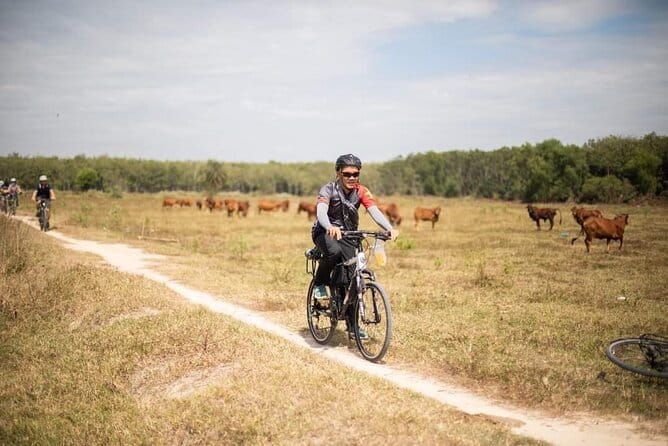 Full-Day Private Bike Tour of the Cu Chi Tunnels with Lunch - Cycling Out of Saigon at 7:15: Why This Day Works