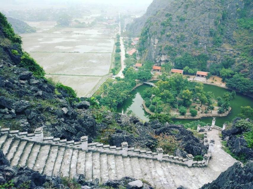 Hanoi: Full Day Guided Tour of Hoa Lu, Trang An, Mua Cave - Hoa Lư Ancient Capital: feudal Vietnam in a focused visit