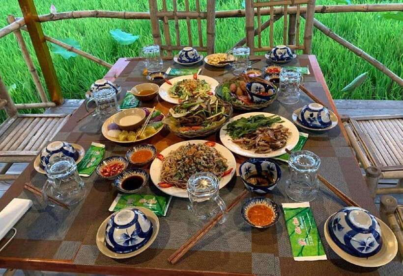 HCM: Authentic Dong Thap Mekong Delta Day Trip & Boat Ride - Xẻ Quýt Historic Site: Wartime Canals by Rowing Boat