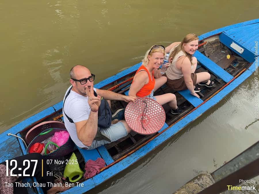 HCM: Authentic Mekong Delta - Boat, TukTuk, Khot Cake Making - Vinh Trang Pagoda: A Photo Stop With Real Scale and Calm