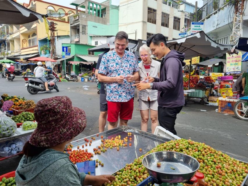 HCM City: Sightseeing Tour with Coffee and Fruit by Scooter - Safety, Helmets, and the Real Deal About Scooter Traffic