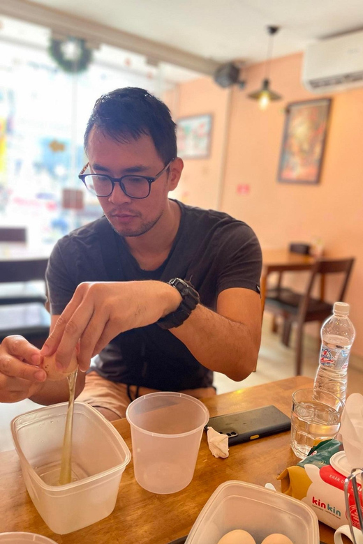 HCM: Egg Coffee Class with local Instructor & Snack - Decorating Your Cup: Latte Art Style Finish (With Real Coaching)