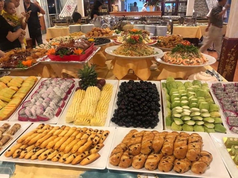 HCM: Night Experience Dinner Cruise on Saigon River - Pickup, A/C Transport, and the Flow of Your Evening