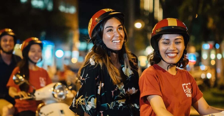 HCMC: A Taste of Vietnam Saigon Night Food Tour - The 4-hour rhythm: how the night stays fun, not rushed