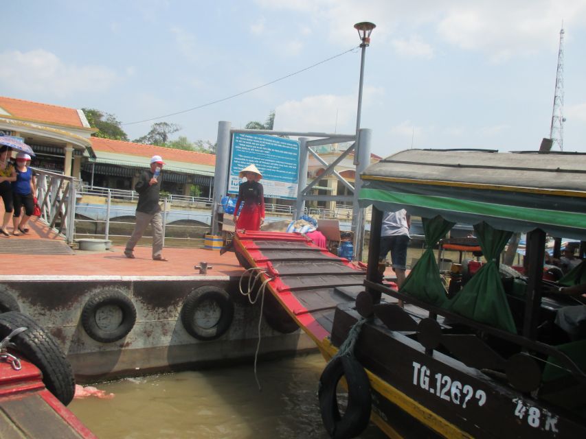 HCMC: Cai Rang Floating Market & Mekong Delta Private Tour - Sampan canals, coconut palms, and a close-up look at daily life