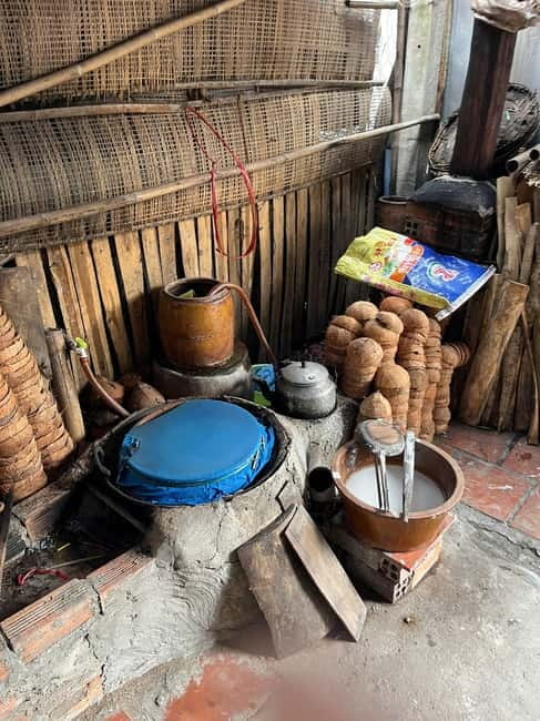 HCMC: Cu Chi Tunnels & Rice Paper Village Small Group Tour - Morning Pickup in Districts 1, 3, and 4