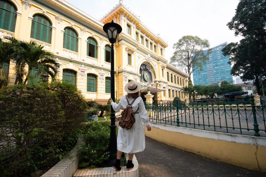 HCMC: English or German War History Tour: Tunnels & Museums - War Remnants Museum: Indochina and Vietnam War exhibits with context