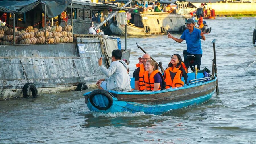 HCMC: Mekong Delta 2-Days My Tho–Ben Tre & Cai Rang Market - My Tho River Cruise: Watching Long–Lan–Qui–Phung Pass by
