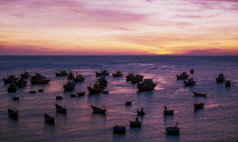 Ho Chi Minh: 2-Day Mui Ne Beach Tour with Sand Dune Sunrise - The hotel night and the real cost of 2 days