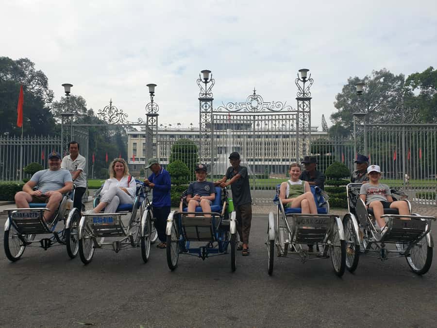 Ho Chi Minh: Authentic Market Cyclo Tour without Tour guide - Pickup, meeting point, and how to avoid start-of-tour stress