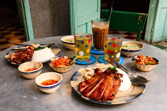 Ho Chi Minh Best Walking Tour: Food, Coffee & History - Stop 1: The Venerable Thich Quang Duc Monument and June 11, 1963