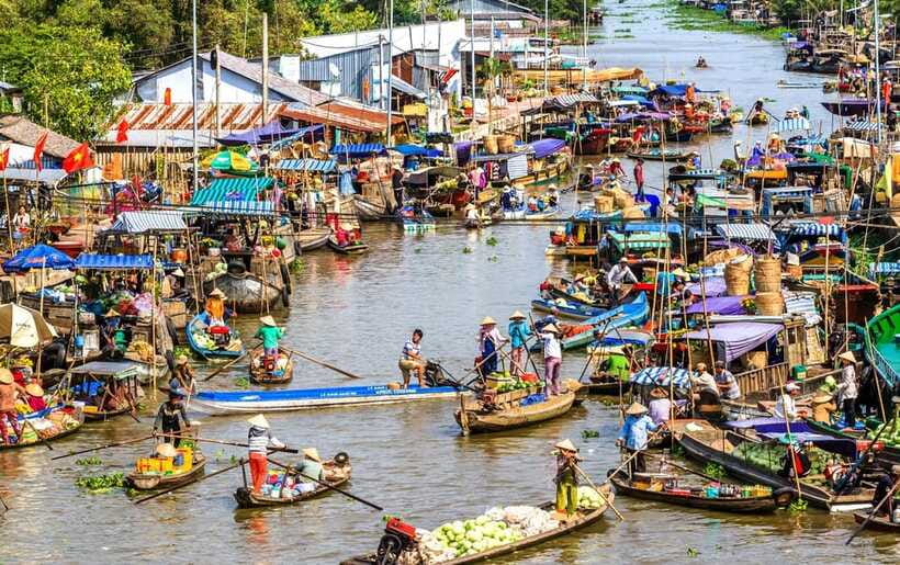 Ho Chi Minh City: Cai Rang Floating Market in Can Tho Tour - Crossing the Mekong on the way to Can Tho