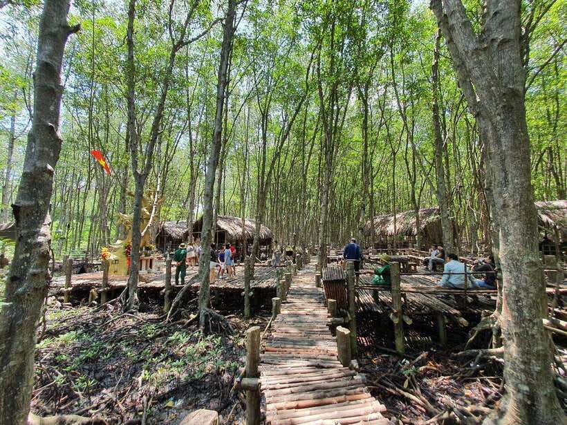 Ho Chi Minh City: Can Gio Monkey Island Day Trip with Lunch - Lunch, sugarcane juice, and the practical value of included food