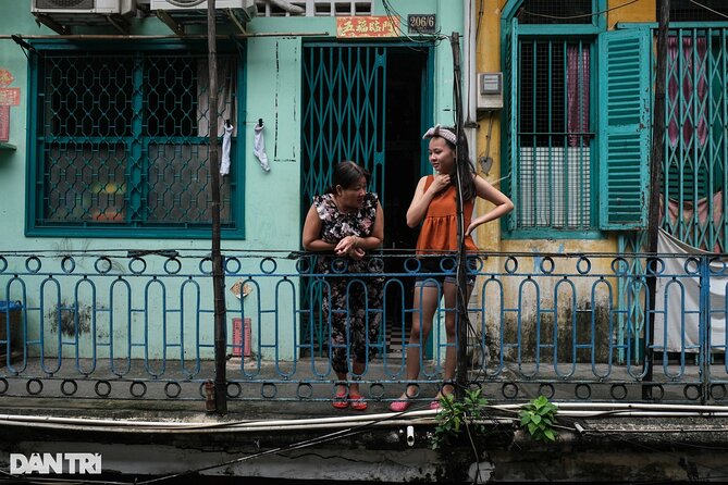 Ho Chi Minh City: Chinatown Hidden Treasures – Free Walking Tour - Stop 2: Hội Quán Nghĩa An and how old halls survive new buildings