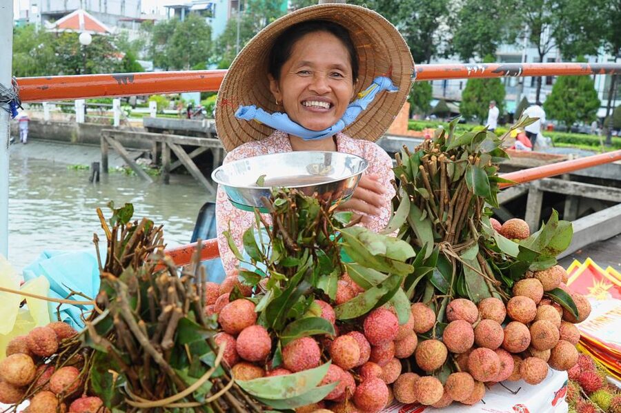 Ho Chi Minh City: Discover Mekong Delta & Coconut Village - From District 1 Pickup to Vinh Trang Pagoda Calm