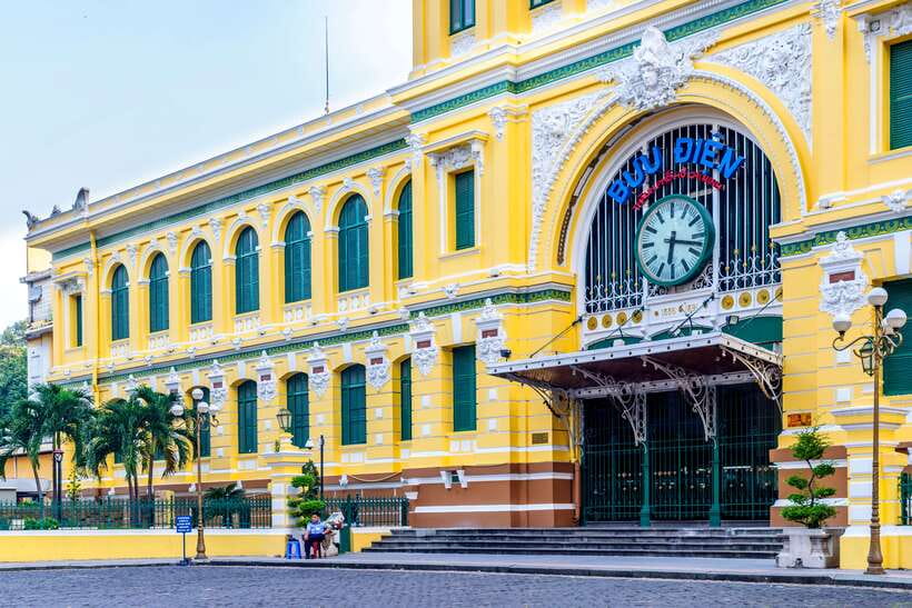 Ho Chi Minh City: Half-day History And Culture Tour - Saigon Central Post Office and Notre-Dame Cathedral: colonial architecture with context
