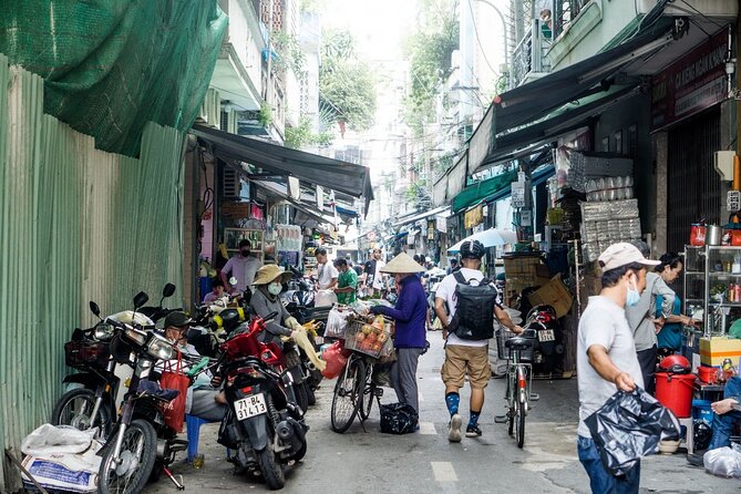 Ho Chi Minh City: Hidden Bunker & Vietnam War - Free Walking Tour - Thích Quảng Đức Memorial and protest history you can feel