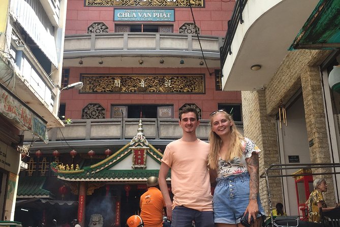Ho Chi Minh City: Hidden Gems & Back Alleys by Motorbike with Local Students - Stop 2: The Nguyen Thien Thuat apartment buildings from 1969