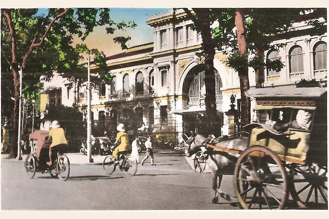 Ho Chi Minh City: Highlights & Hidden Gems - Free Walking Tour - Central Post Office: French colonial architecture in your hands