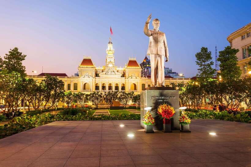 Ho Chi Minh City: Hop-On Hop-Off Bus Tour by Vistra - Audio commentary in nine languages: make sure it’s working