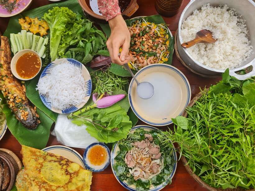 Ho Chi Minh City: Mekong Delta Day Trip with Lunch & Drinks - Hammock downtime, homemade coconut candy, and drink breaks