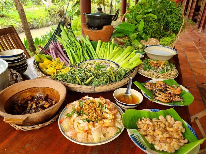 Ho Chi Minh City: Mekong Delta Day Trip with Lunch & Drinks - Lunch in the delta: a multi-dish meal, plus the right time to enjoy it