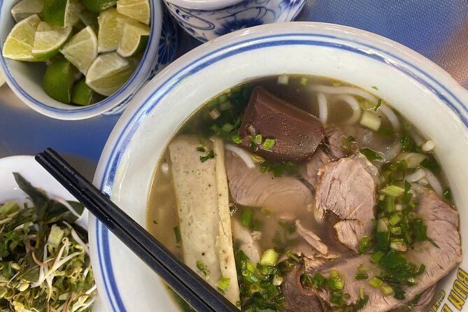 Ho Chi Minh city: Michelin-Recognized Food Tour with Local Expert - Stop 2: Bò Lá Lốt at Quán Ăn Cô Liêng, the betel-leaf twist
