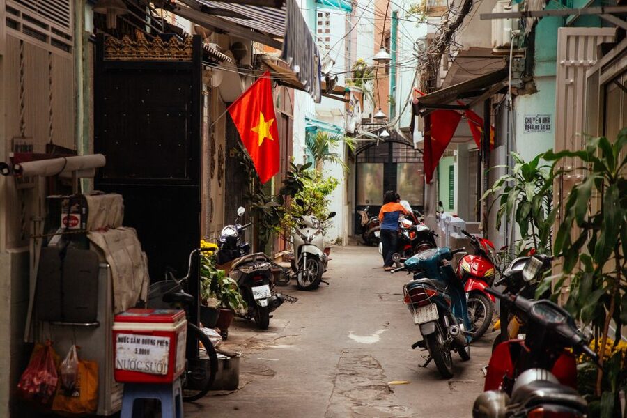 Ho Chi Minh City: Private City Tour Off the Beaten Track - Binh Tay market and tastings: the best kind of sensory homework