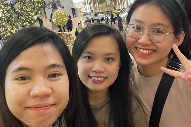 Ho Chi Minh city private tour guide - Ben Thanh Market: a fast taste of local commerce