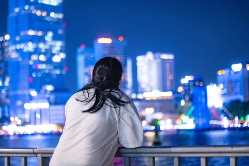 Ho Chi Minh City: Professional Portrait Photography Session - How the private shoot works with Nguyen Phi and photographer Jim