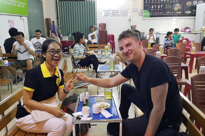 Ho Chi Minh City’s most delicious street food tour by motorbike - Stop 2 in Bình Thạnh: a food-lover’s neighborhood stop