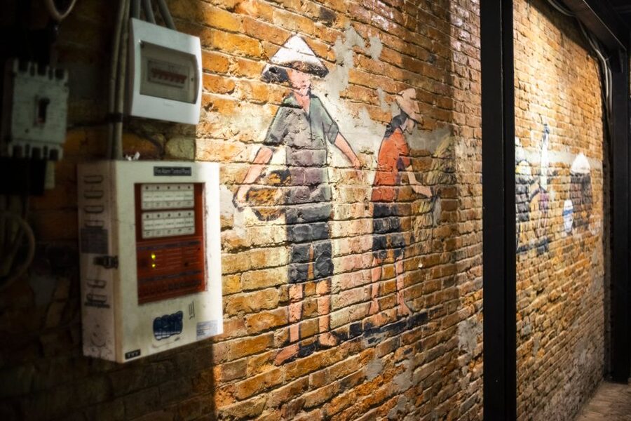 Ho Chi Minh City: Secret Cocktail Experience - Walking through District 1: how the route adds value