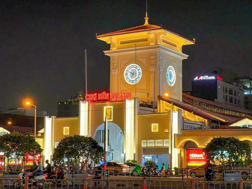 Ho Chi Minh City: Shopping Tour with Local Guide - Saigon Square 1 (45 minutes): trending finds and quick shopping wins
