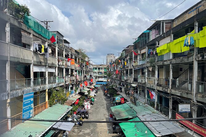 Ho Chi Minh City Sightseeing, midnight, Shopping tours by scooter - English level and your best expectations on the road