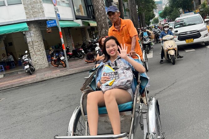 Ho Chi Minh City Sightseeing Panoramic Cyclo Private Tour - Independence Palace and the 1968 Apartments Near Bàn Cờ Market