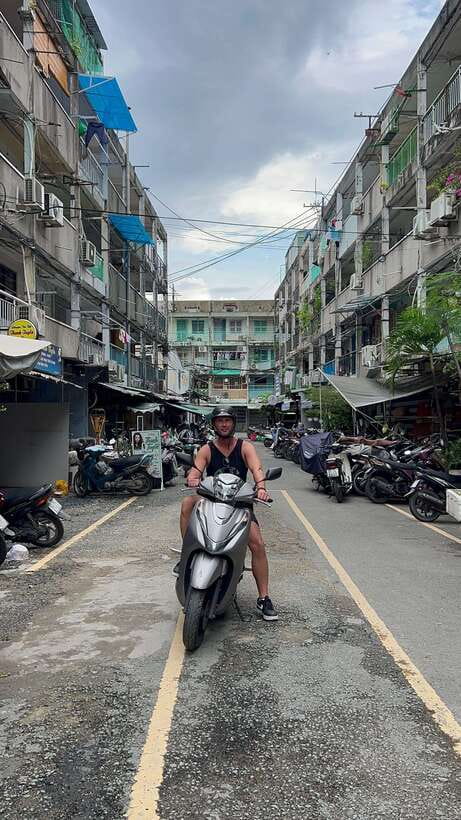 Ho Chi Minh City Sightseeing Private Tour With Funny Guide - Nguyen Hue Street and the city’s pulse between stops