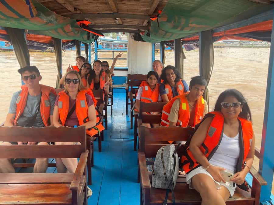 Ho Chi Minh City: Small Group Mekong Delta Day Tour - Vinh Trang Pagoda in My Tho: Where the Delta Trip Turns Cultural