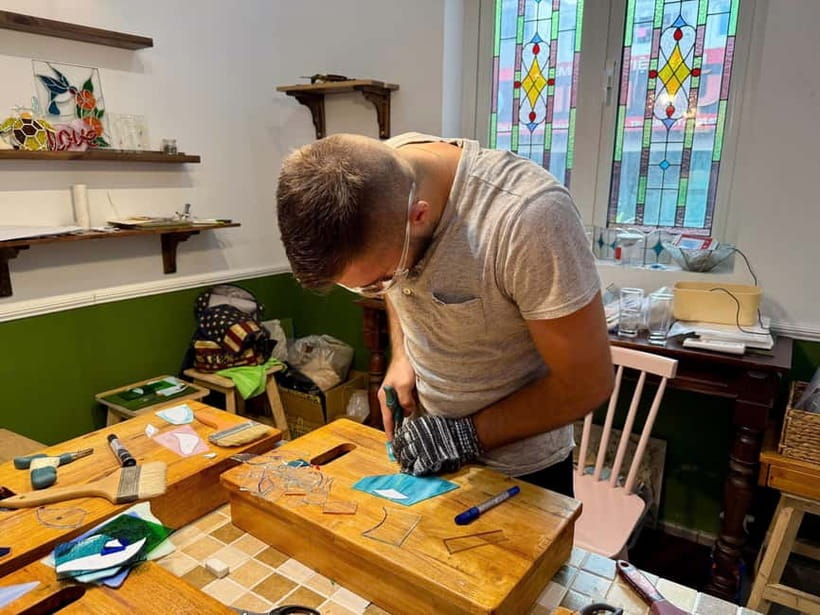 Ho Chi Minh City: Stained Glass Art Workshop in Saigon - Inside the peaceful studio: how the class flow works