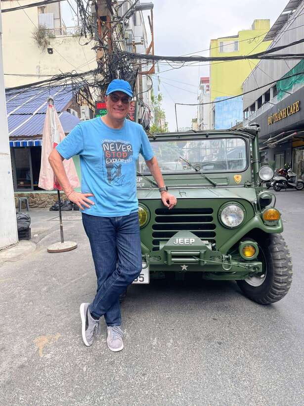 Ho Chi Minh City Street Food Private Tour By U.S.A Army Jeep - Nguyen Hue Walking Street: the easiest way to get your bearings
