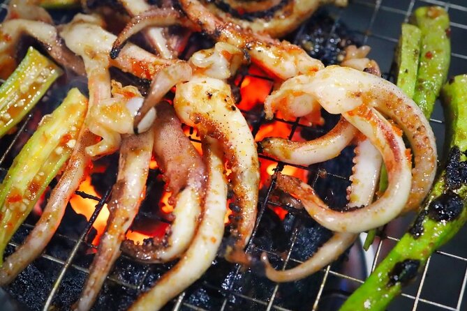 Ho Chi Minh City: Street Food & Sightseeing Tour with Local Guide - Who this tour suits best (and who should choose the car)