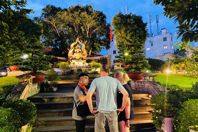 Ho Chi Minh City: Street Food & Sightseeing Tour with Local Guide - Getting around on a scooter without turning it into stress