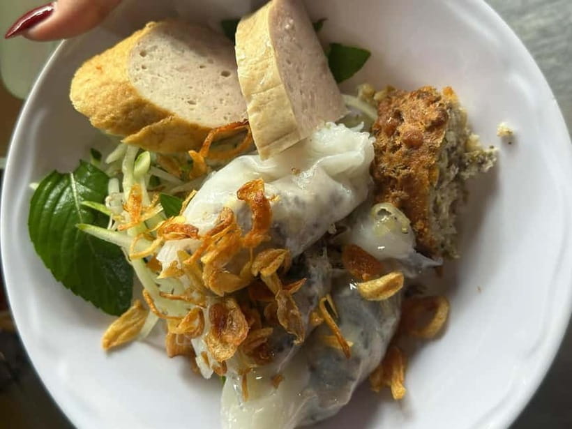 Ho Chi Minh City: Super Niche Walking Street Food Tour - What You’ll Eat: 10 Tastings with Beer (and Real Saigon Picks)