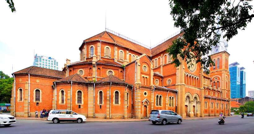 Ho Chi Minh City: Top Site Must See Half Day City Trip - Saigon Notre-Dame Basilica and the Central Post Office stop: quick French-colonial contrast