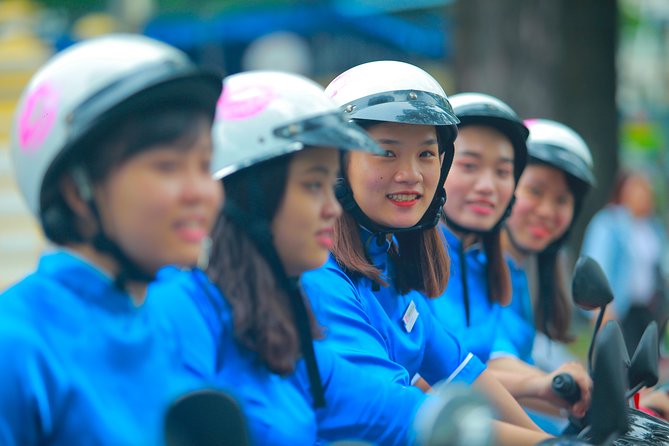 Ho Chi Minh City Tour by Motorbike with Female Riders | KissTour - Coffee stop and the complimentary noodle lunch: where the tour pays off