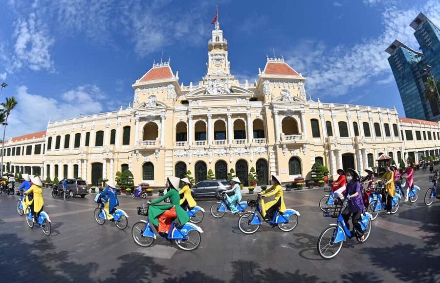 Ho Chi Minh City Tour: Full-day or Half-day AM/PM - French colonial classics: Notre Dame Cathedral and the Central Post Office