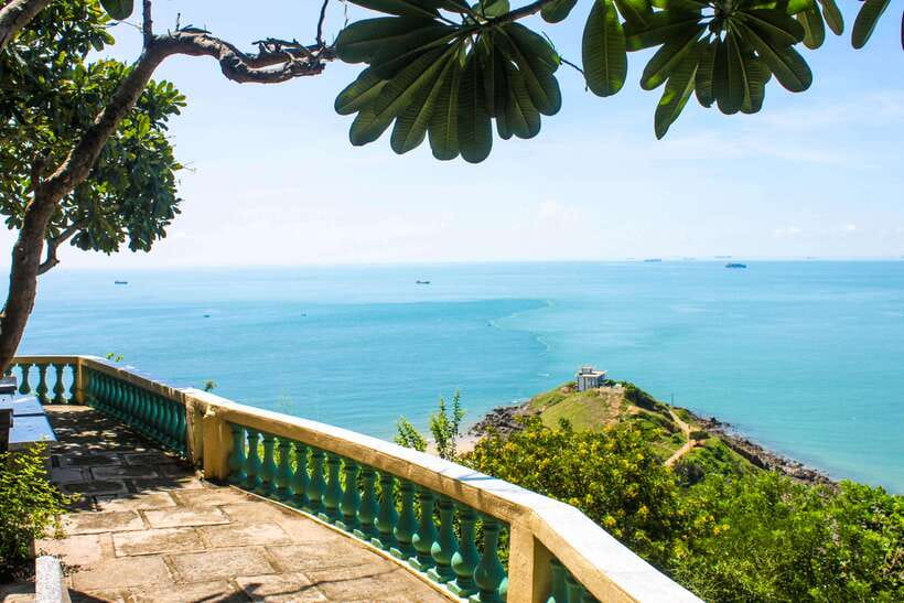 Ho Chi Minh City: Vung Tau Beach Full-Day Trip with Lunch - Thang Tam / Whale Temple (Đình Thắng Tam): a calmer, more local stop