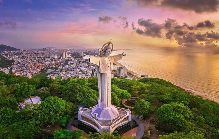 Ho Chi Minh City: Vung Tau Day Trip tour - Vung Tau as a one-day escape from Ho Chi Minh City