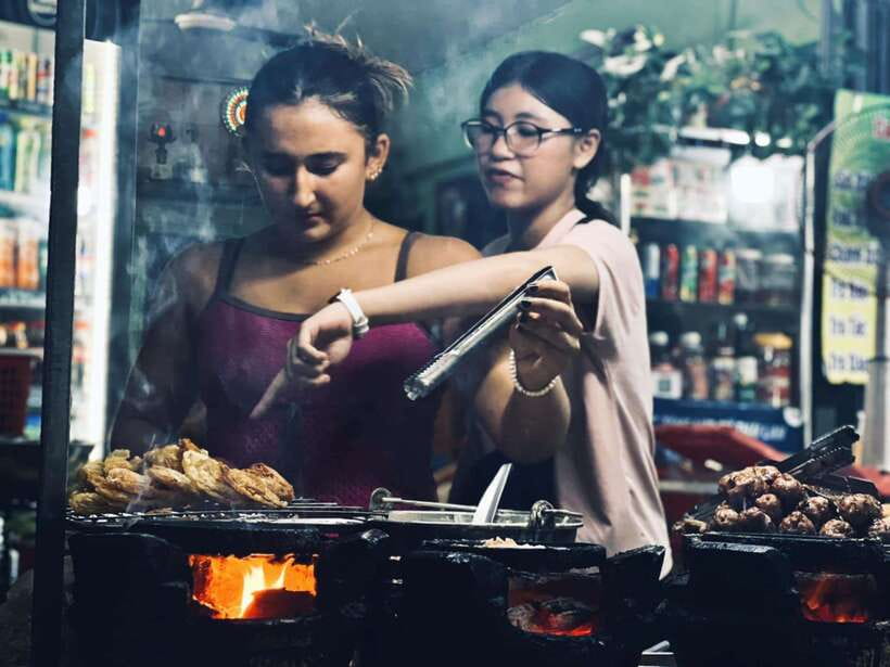 Ho Chi Minh City: Walking Food Tour with 13 Tastings - District-hopping without feeling touristy: Districts 3, 10, and 5