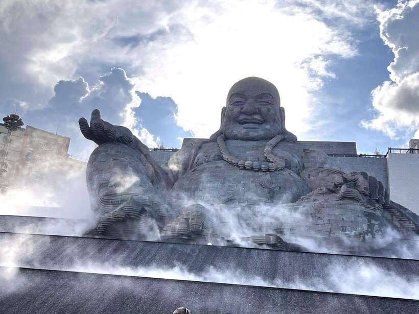 Ho Chi Minh: Cu Chi, Black Lady Mountain, and Cao Dai Tour - Cao Dai Temple at noon: the Eye of God ceremony and symbolic architecture